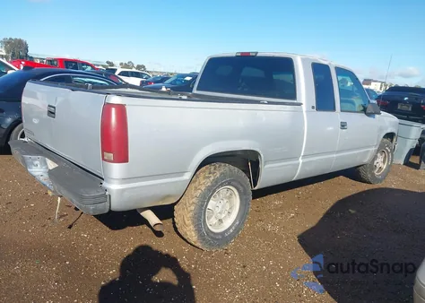 1997 GMC Sierra 1500 Sl Wideside z USA, uszkodzony, nr VIN 1GTEC19R5VE556478